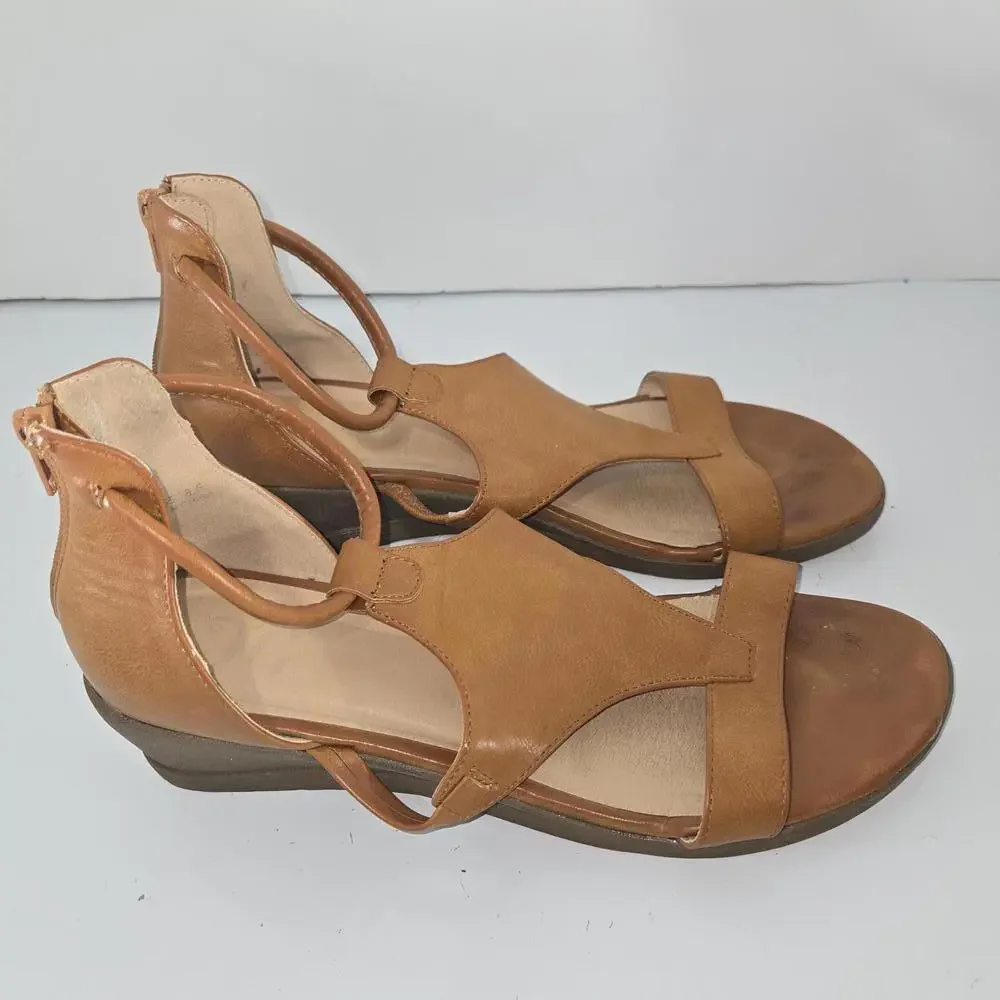 0253 Wedge Sandals Brown Peep Toes Faux Wedge Heels Size 8.5